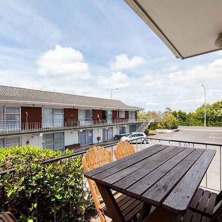 Sunset Lodge Motel Taupaki Luaran gambar