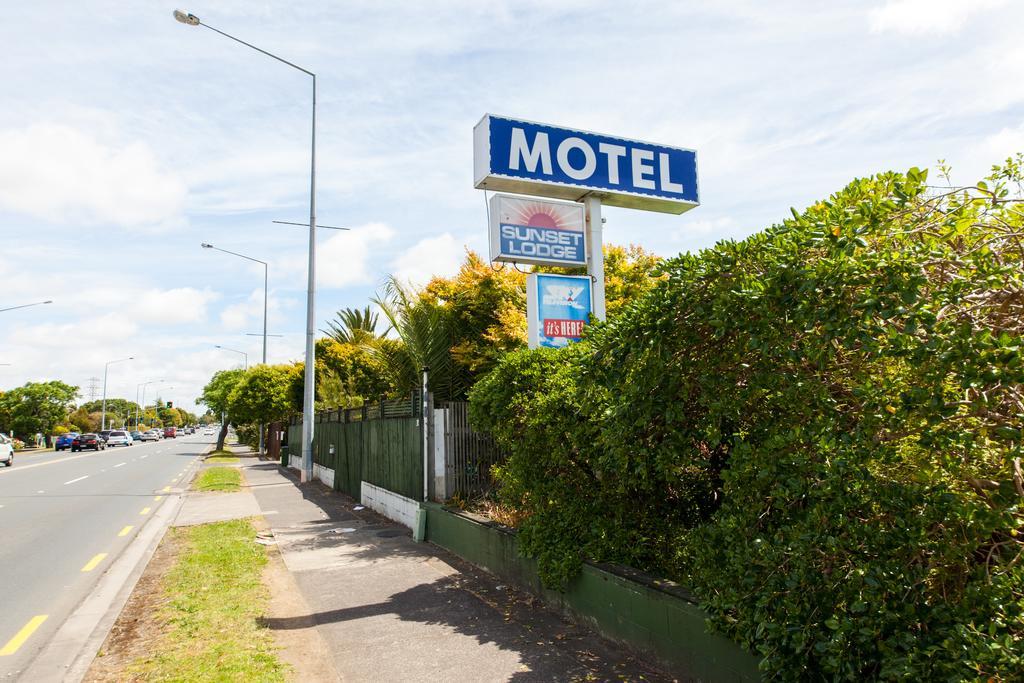 Sunset Lodge Motel Taupaki Luaran gambar
